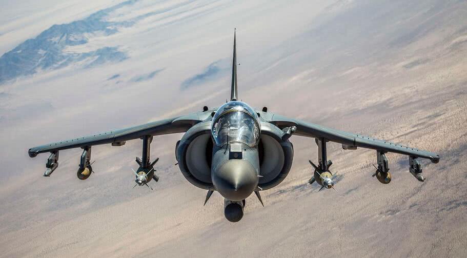 AV-8B就為兩棲攻擊艦而生